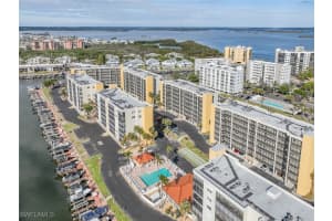 4431 Bay Beach Ln 543, Fort Myers Beach