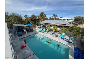 320 Lazy Way, Fort Myers Beach