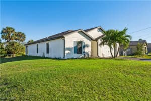 811 Lystra Avenue, Fort Myers, FL 33913 - MLS#225001196