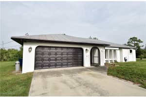 621 Lake Avenue, Lehigh Acres, FL 33972 Sold 02/25/25