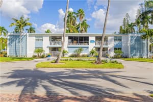 1295 Gulf Shore Blvd S 106, Naples