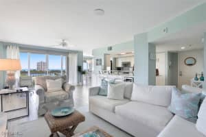 5501 Heron Point Dr 501, Naples