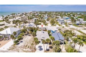 121 Coconut Drive, Fort Myers Beach, FL 33931 Sold 02/05/25
