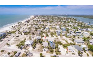 121 Coconut Drive, Fort Myers Beach, FL 33931 Sold 02/05/25
