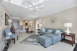 651 Wiggins Lake Drive, Naples, FL 34110 - MLS#225002474
