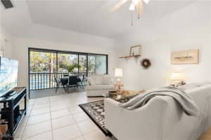 1833 Courtyard Way E204, Naples