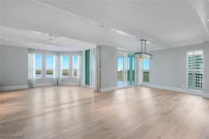 285 Grande Way 1006, Naples