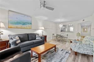 605 Squire Cir 103, Naples