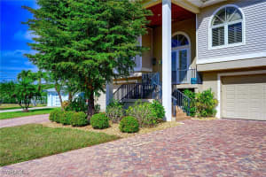 27184 Gasparilla Drive, Bonita Springs, FL 34135 Sold 02/14/25