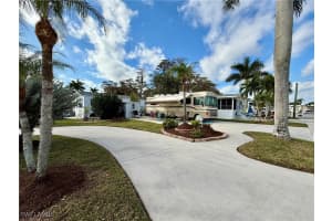 449 Cheetah Drive, Naples, FL 34114 Sold 04/02/25