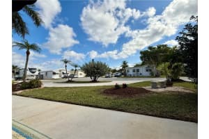 449 Cheetah Drive, Naples, FL 34114 Sold 04/02/25