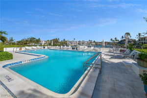 1900 Gulf Shore Boulevard, Naples, FL 34102 Sold 03/10/25