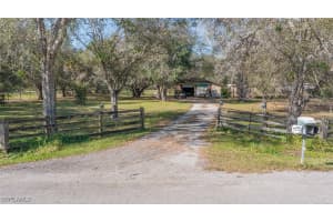 2426 + 2400 Phillips Road, Labelle, FL 33935 Sold 04/25/25