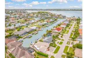 851 Perrine Court, Marco Island, FL 34145 - MLS#225003041