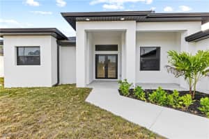 452 Mercedes Court, Lehigh Acres, FL 33972 - MLS#225003064