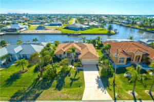 2554 Sw 38th Ter, Cape Coral