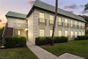 208 Bob O Link Way, Naples, FL 34105 Sold 04/18/25