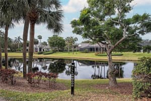 702 Willowwood Lane, Naples, FL 34108 - MLS#225003741