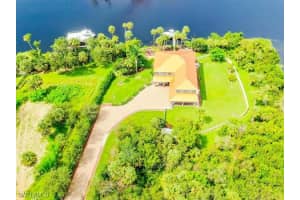 16410 Oakview Circle, Alva, FL 33920 Sold 02/25/25