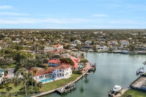 350 Bow Line Bend, Naples, FL 34103 - MLS#225003765