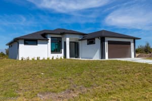 3224 58th Street, Lehigh Acres, FL 33971 Sold 05/07/25