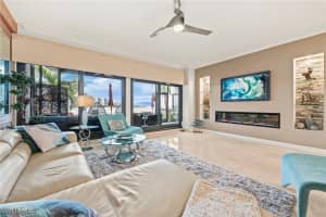 108 La Peninsula Boulevard, Naples, FL 34113 Sold 05/22/25