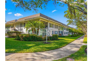 282 Banyan Boulevard, Naples, FL 34102 Sold 04/08/25