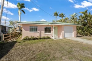 2556 Cay Cove, Matlacha, FL 33993 Sold 04/04/25