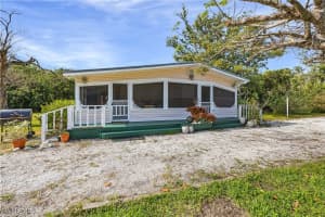 6253 Valeria Rd, Bokeelia