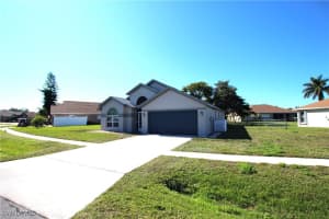 4527 Varsity Circle, Lehigh Acres, FL 33971 Sold 05/02/25