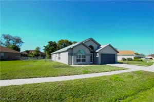4527 Varsity Circle, Lehigh Acres, FL 33971 Sold 05/02/25