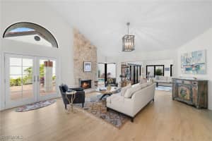 585 Bay Villas Lane, Naples, FL 34108 Sold 07/24/25