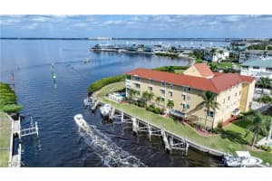 115 Breakers Ct 111, Punta Gorda