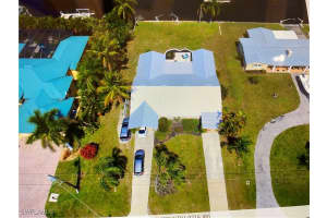 4822-4824 Esplanade St, Bonita Springs