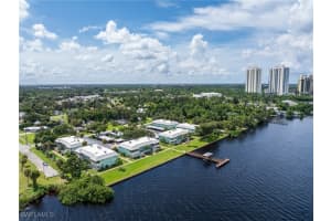 3225 E Riverside Dr 53e, Fort Myers