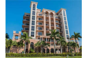 10620 Gulf Shore Dr 202, Naples