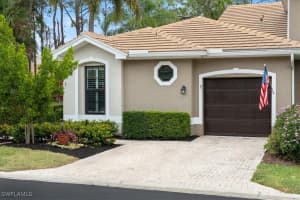 7590 Meadow Lakes Dr 3201, Naples