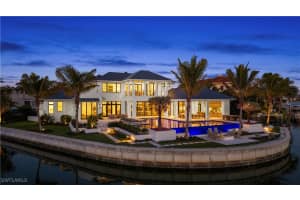 2020 7th St S, Naples