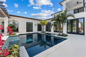 330 Hawser Ln, Naples