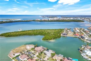 650 Rockport Court, Marco Island, FL 34145 - MLS#225006506