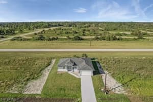 910 Emerald St, Labelle