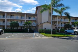 7320 Glenmoor Ln 2105, Naples