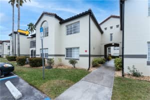 3421 Winkler Ave 410, Fort Myers