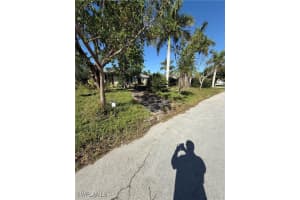 5100 Fairfield Drive, Fort Myers, FL 33919 Sold 03/03/25