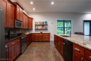 1561 Lynwood Avenue, Fort Myers, FL 33901 - MLS#225006863