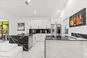 239 Glen Eagle Circle, Naples, FL 34104 - MLS#225007029