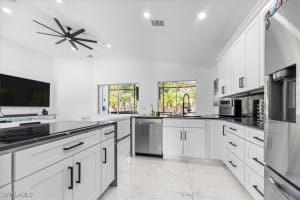 239 Glen Eagle Circle, Naples, FL 34104 - MLS#225007029