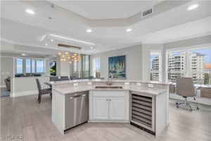 285 Grande Way, Naples, FL 34110 Sold 08/19/25