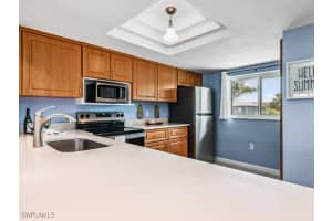 132 Cypress Way, Naples, FL 34110 Sold 03/21/25