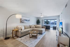 828 Gulf Pavilion Drive, Naples, FL 34108 Sold 04/18/25